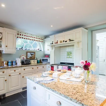 4 Bed In Truro 75546 Holiday home