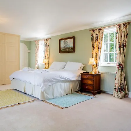 4 Bed In Truro 75546 Holiday home